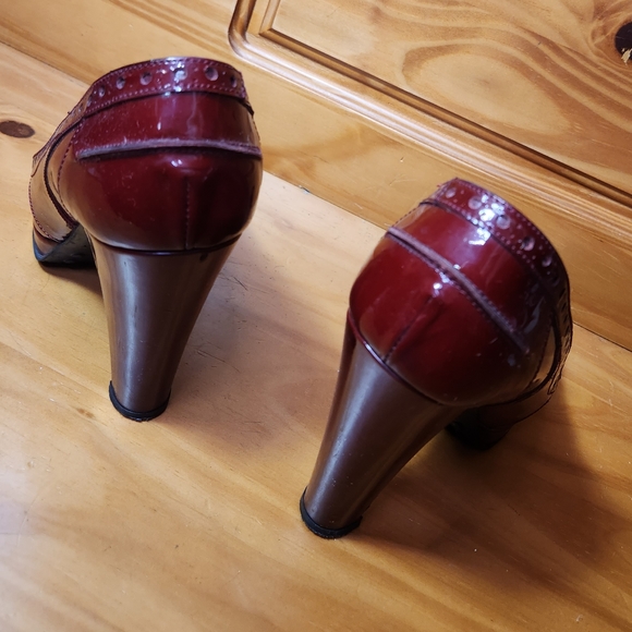 Tassled Patent Leather Spectator Pumps 💜 - Picture 8 of 12